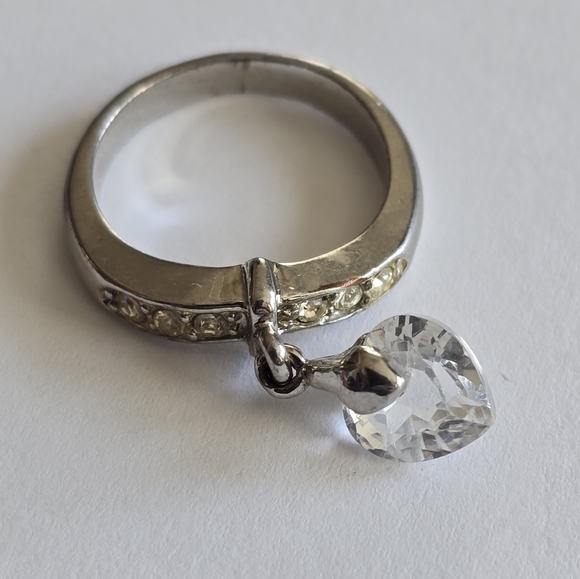 Crystal heart charm ring silver tone size 6.75    6 3/4 valentine's day clear - Picture 8 of 8